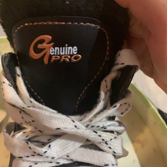 Children Skates(no longer available) - Picture 2 of 3